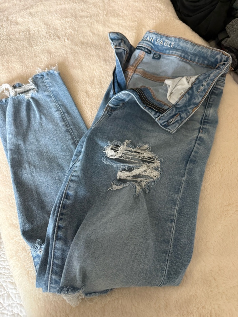 American Eagle Outfitters Light Blue Distressed Skinny Jeans Sz 10